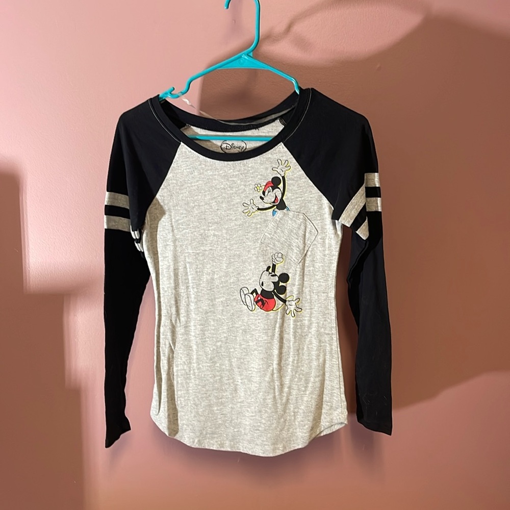 Disney women’s small long sleeve